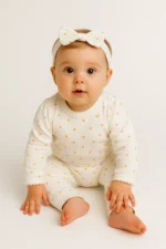 Βρεφικό Σετ με χρυσές καρδούλες και κορδέλα